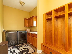       33911-laundry-room-craftsman-1.5-story-house-plan-4-bedroom-4-bathroom-3217-square-footage