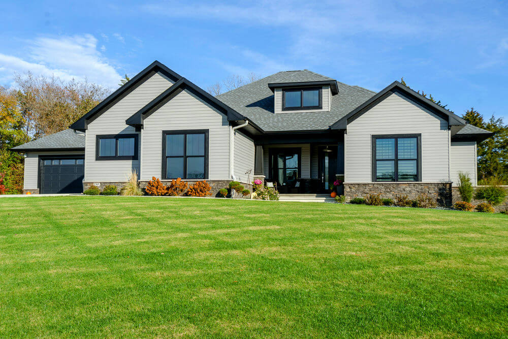 20707LL-front-craftsman-ranch-house-plans-2-bedroom-3-bathroom