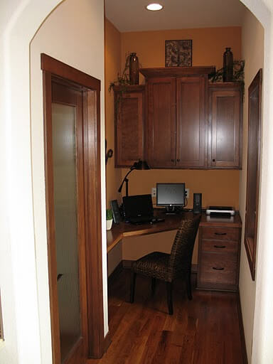    36211-computer-nook-craftsman-2story-house-plan-4-bedroom-4-bathroom