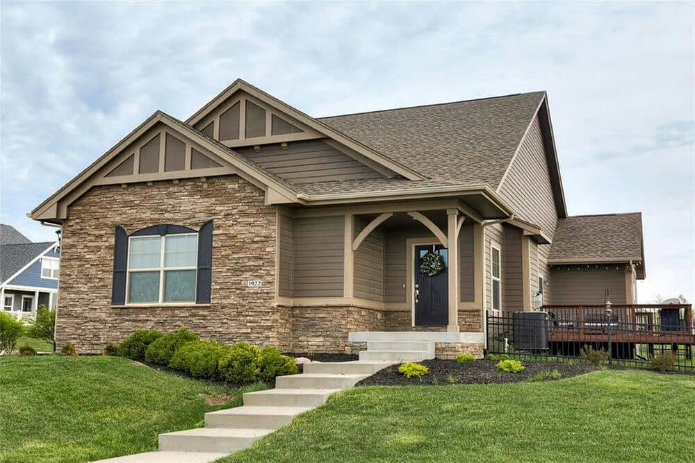    41613-front-traditional-ranch-1807-square-feet-3-bedrooms-2-bathrooms