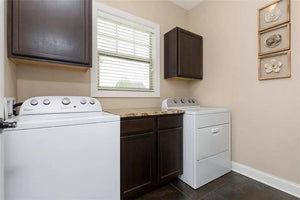    41613-laundryroom_1_-traditional-ranch-1807-square-feet-3-bedrooms-2-bathrooms