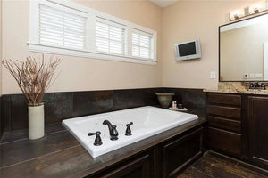    41613-masterbathroom_1_-traditional-ranch-1807-square-feet-3-bedrooms-2-bathrooms