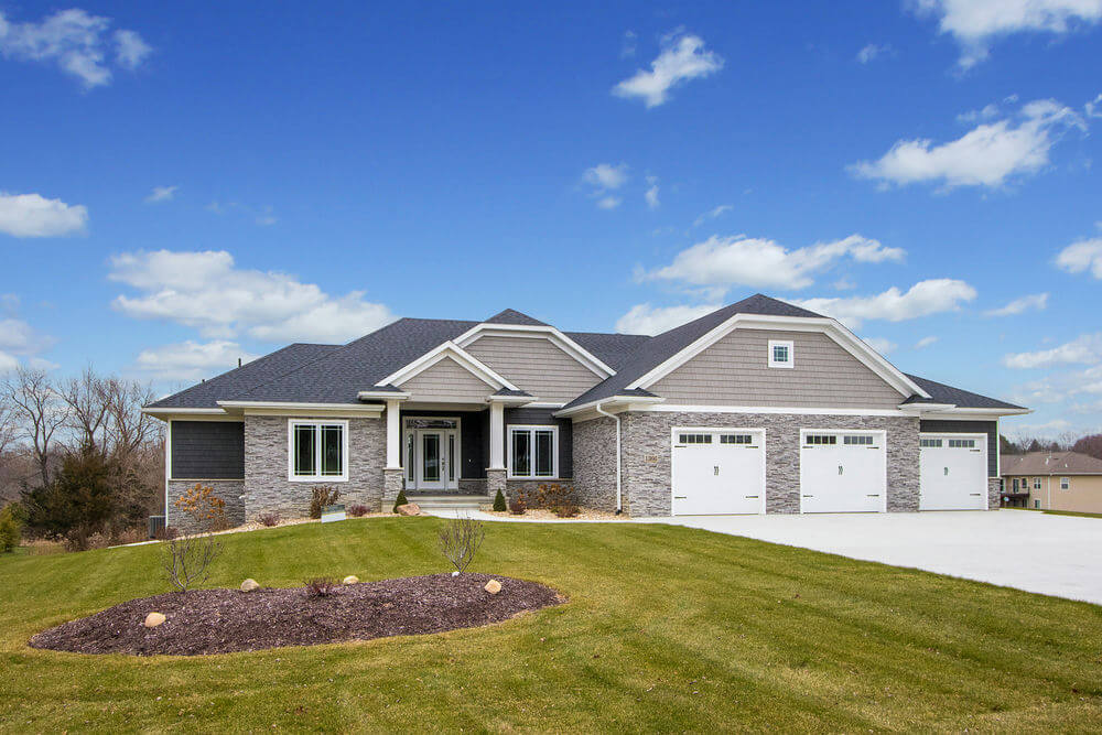    42113-Front-craftsman-ranch-house-plans-2105-square-feet-3-bedroom-2-bathroom