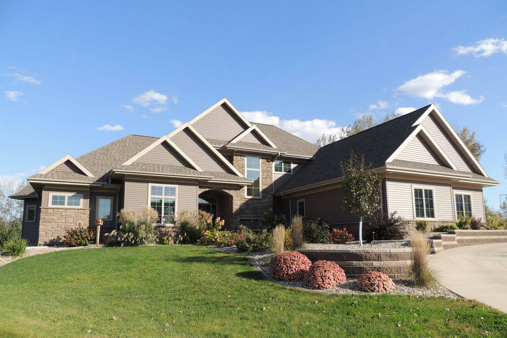 43313LL-front-craftsman-11_2-story-house-plans-walkout-basement