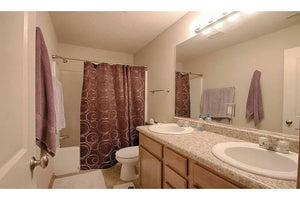     48314-masterbathroom_1_-traditional-2-story-1398-square-feet-3-bedrooms-3-bathrooms