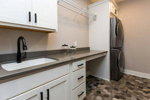    50415-laundryroom-custom-craftsman-ranch-house-plam-4-bedroom-3-bathroom