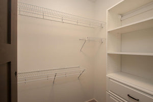     58116-closet-craftsman-2-story-house-plans-4-bedroom-4-bathroom