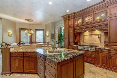    58816-kitchen_4_-traditional-european-1.5-story-4381-square-feet-4-bedrooms-3-bathrooms