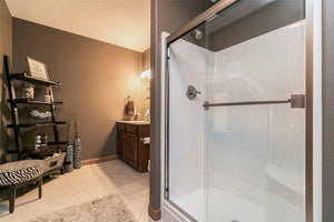       61901-bathroom-4_2_-traditional-1.5-story-3182-square-feet-4-bed-rooms-4-bath-rooms
