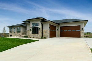 66018LL-front-2-modern-ranch-house-plans-loft-2727-square-feet