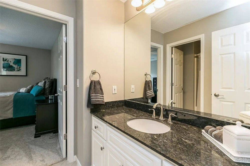       66201-bathroom-2_1_-french-country-traditional-1.5-story-3163-square-feet-4-bedrooms-4-bathrooms