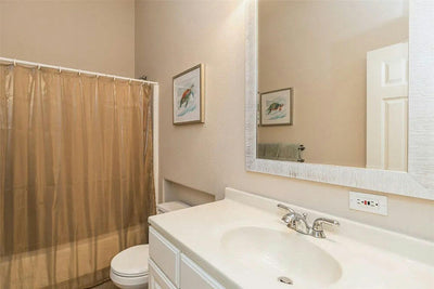       66201-bathroom-4_1_-french-country-traditional-1.5-story-3163-square-feet-4-bedrooms-4-bathrooms