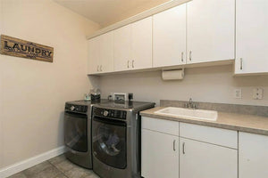 66201-laundry-room_1_-french-country-traditional-1.5-story-3163-square-feet-4-bedrooms-4-bathrooms