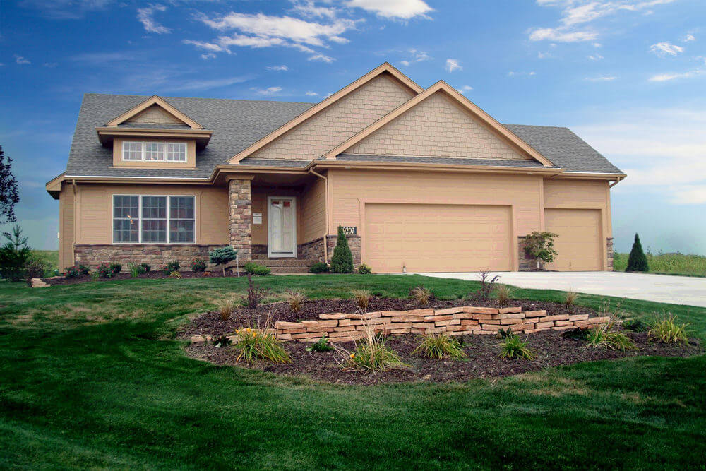 67901-front-2-craftsman-ranch-house-plans-3-bedroom-2-bathroom-1735-square-feet