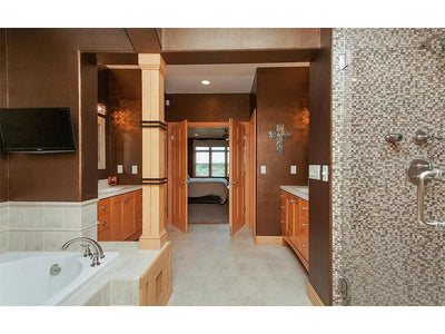       69201-master-bathroom_1_-farmhouse-traditional-1.5-story-1060-square-feet-4-bedrooms-4-bathrooms
