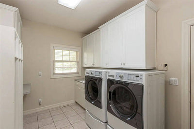       69496-laundry-room_1_-colonial-traditional-2736-square-feet-4-bedrooms-3-bathrooms