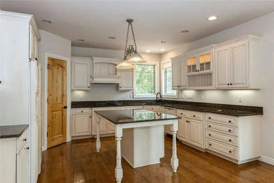         69601-kitchen_2_-craftsman-traditional-ranch-2274-square-feet-2-bedrooms-2-bathrooms