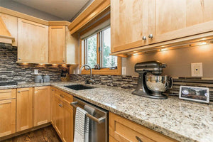    71297-kitchen_8_-traditional-1.5-story-2193-square-feet-4-bedrooms-3-bathrooms