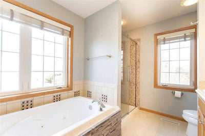 71297-mstr-bath2-traditional-1.5-story-house-plan-4-bedroom-3-bathroom-2193-square-footage_f95420e5-8f02-40e4-a845-8a7a4fe97a2c