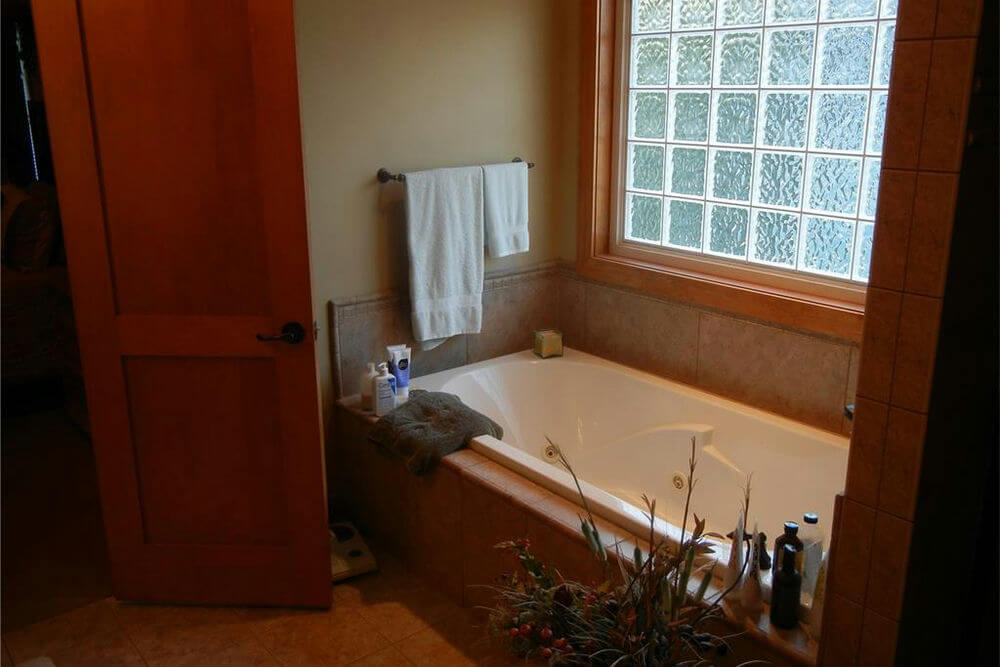         76802-bath-craftsman-ranch-house-plans-1750-square-feet-2-bedroom-2-bathroom