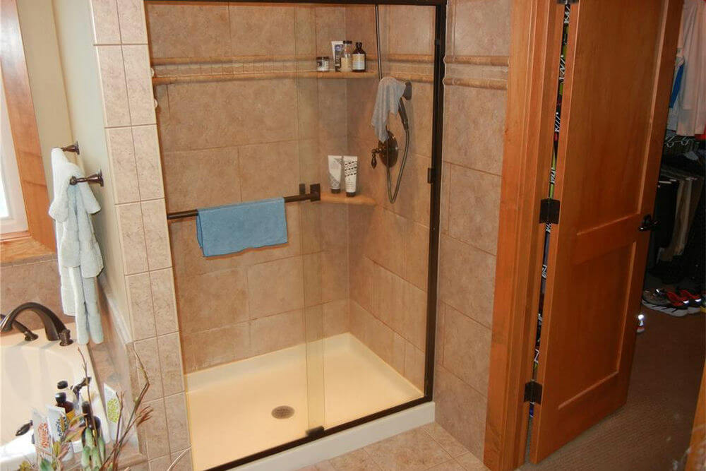       76802-shower-craftsman-ranch-house-plans-1750-square-feet-2-bedroom-2-bathroom