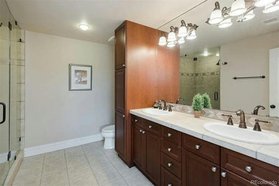         79398-bathroom-3_1_-traditional-1.5-story-3109-square-feet-4-bedrooms-3-bathrooms