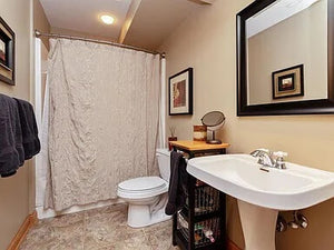       80803-bath-traditional-1.5-story-house-plan-4-bedroom-4-bathroom-3142-square-footage