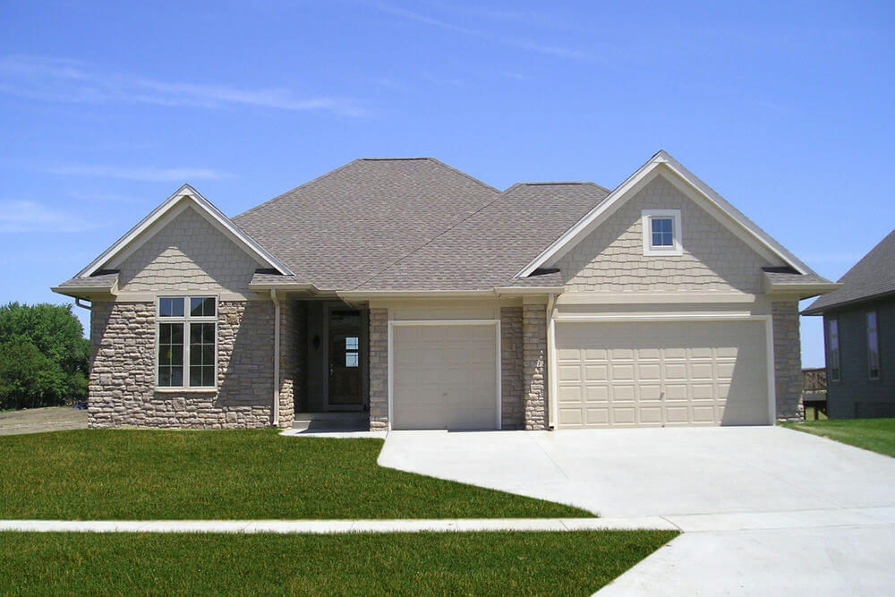 87305-front2-craftsman-ranch-house-plans-3-bedroom-2-bathroom_1