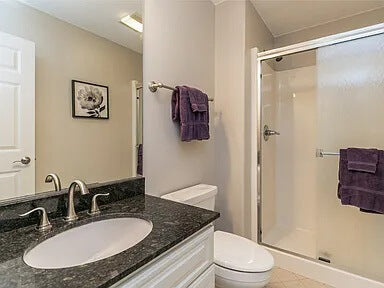 91199-bath4-traditional-1.5-story-house-plan-4-bedroom-4-bathroom-3040-square-footage