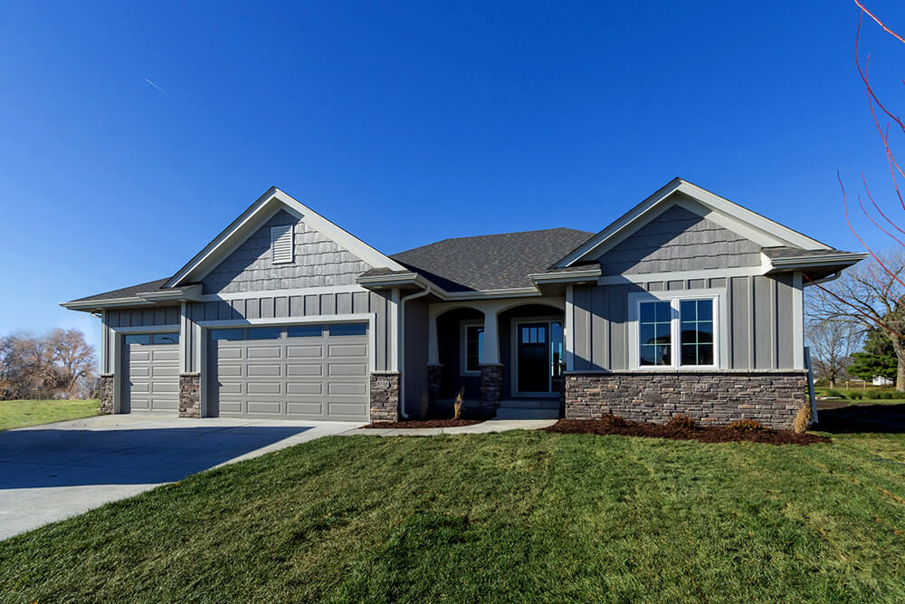 62818-front-farmhouse-ranch-house-plans-2504-square-feet-2-bedroom-3-bathroom_1b7aa9ac-f48d-44bc-aa7e-38310dc1cb12