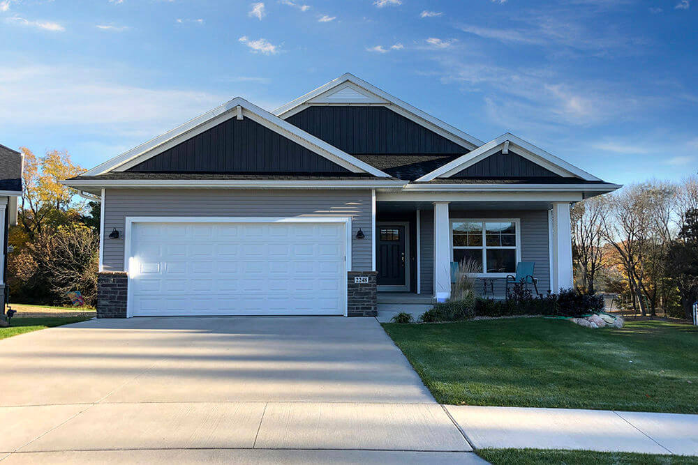 64418-Front-craftsman-ranch-house-plans-1354-square-feet