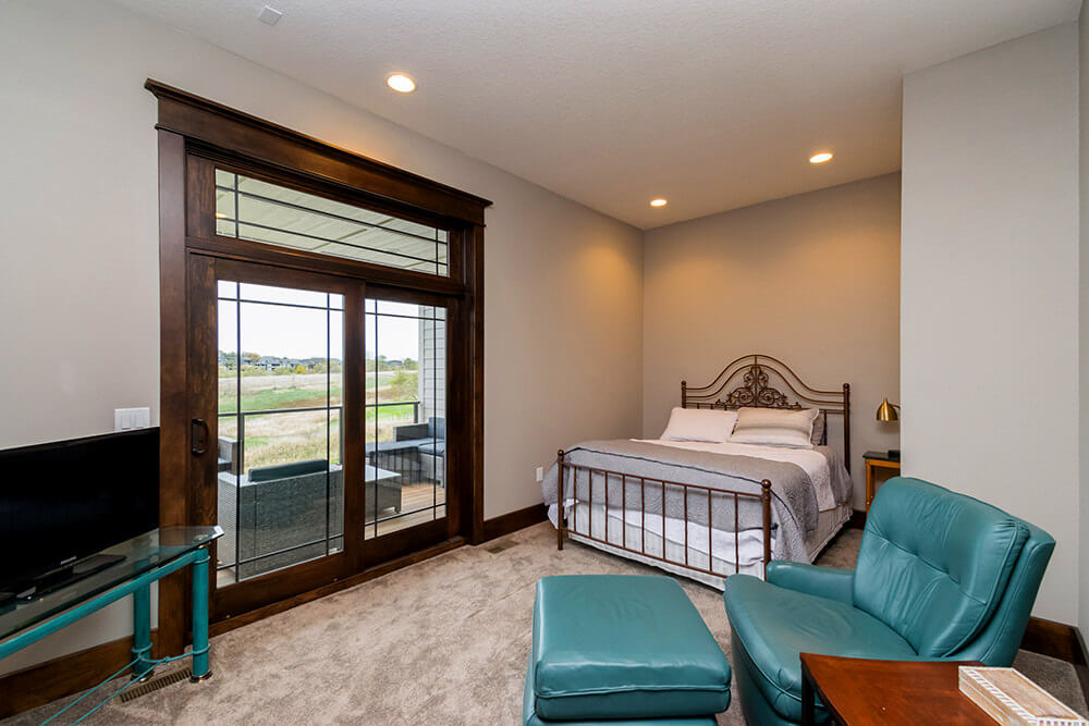    66018-bed-modern-ranch-house-plans-loft-2727-square-feet