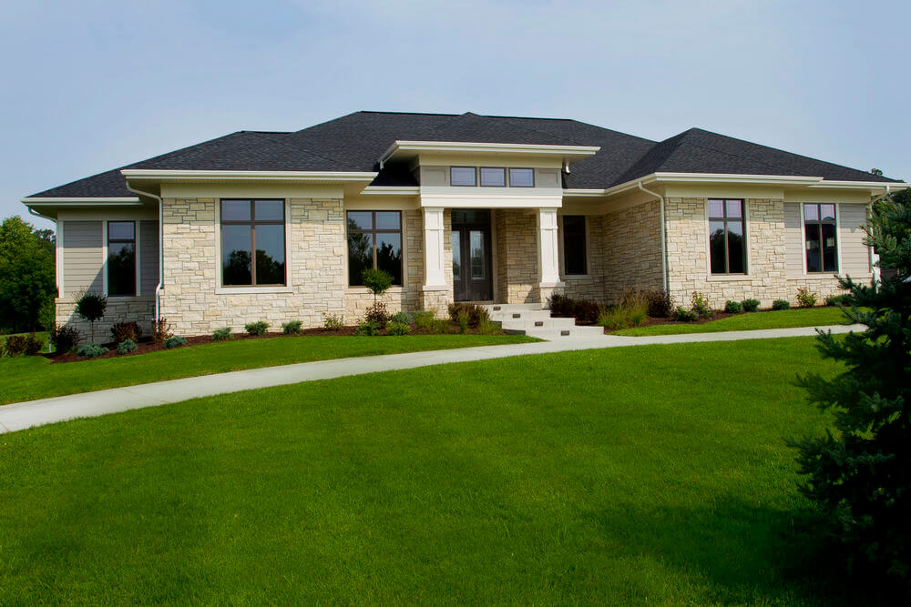    67019LL-front-prairie-modern-ranch-house-plans-walkout-basement-6112-square-feet